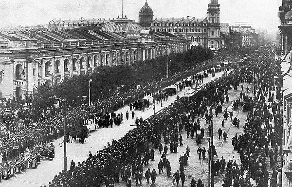 Funeral with military honours during Revolution, Russia