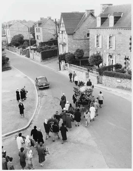 Framed Print : FUNERAL PROCESSION Framed Print : FUNERAL PROCESSION