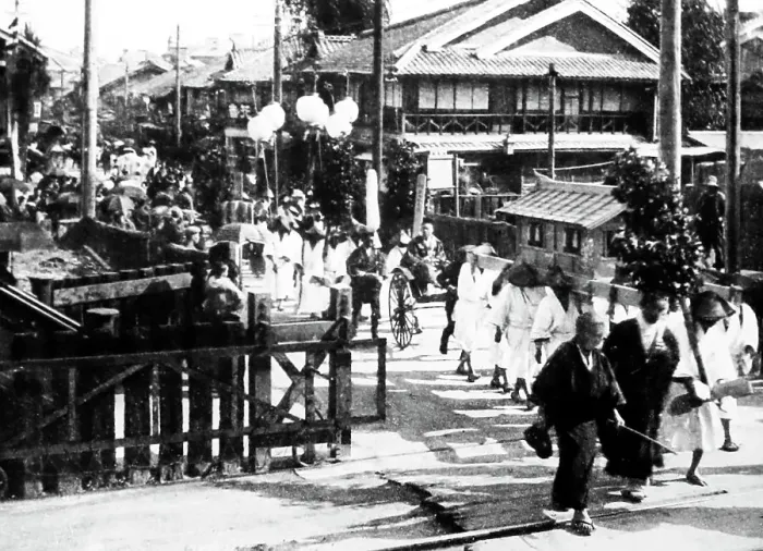Framed Print : Funeral procession, Japan, early 1900s Framed Print : Funeral procession, Japan, early 1900s