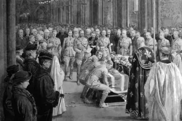Framed Print : Funeral of WW1 soldier in presence of George V Framed Print : Funeral of WW1 soldier in presence of George V