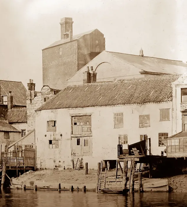 Framed Print : Gainsborough Mill Framed Print : Gainsborough Mill
