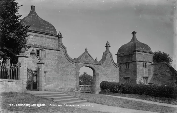 Framed Print : Gainsborough Lodge Entrance Framed Print : Gainsborough Lodge Entrance