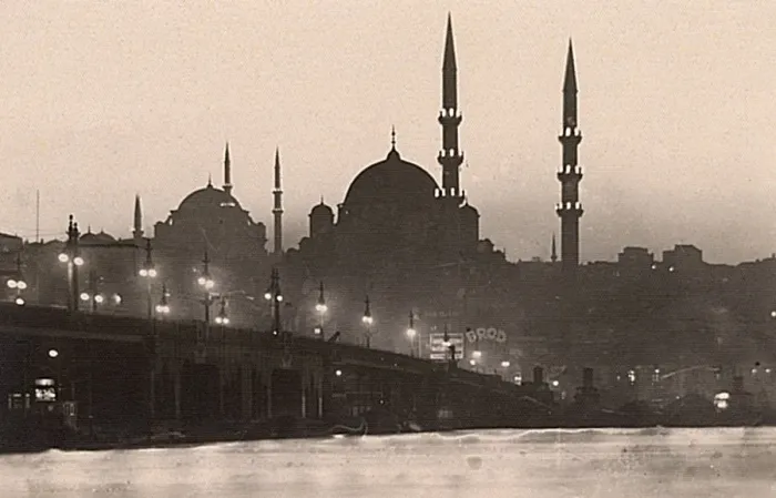Framed Print : Galata Bridge, Yeni Cami, Ayasofya from the Golden Horn Framed Print : Galata Bridge, Yeni Cami, Ayasofya from the Golden Horn