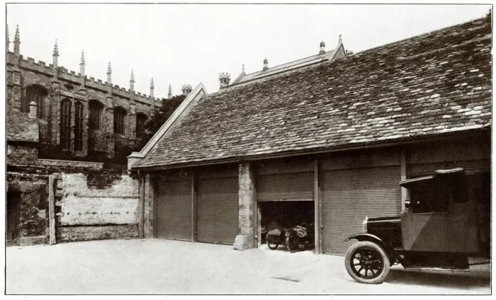 Framed Print : Garage at Christ Church College, Oxford Framed Print : Garage at Christ Church College, Oxford