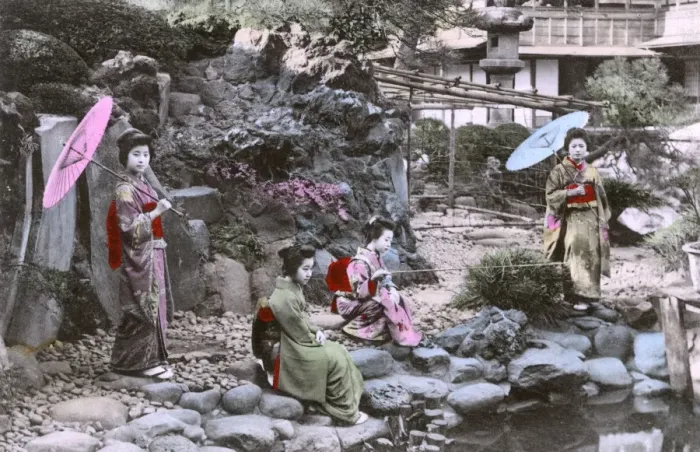 Framed Print : Garden Scene - Geisha - Japan Framed Print : Garden Scene - Geisha - Japan
