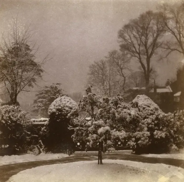 Framed Print : Front garden in the snow, Ealing, West London
