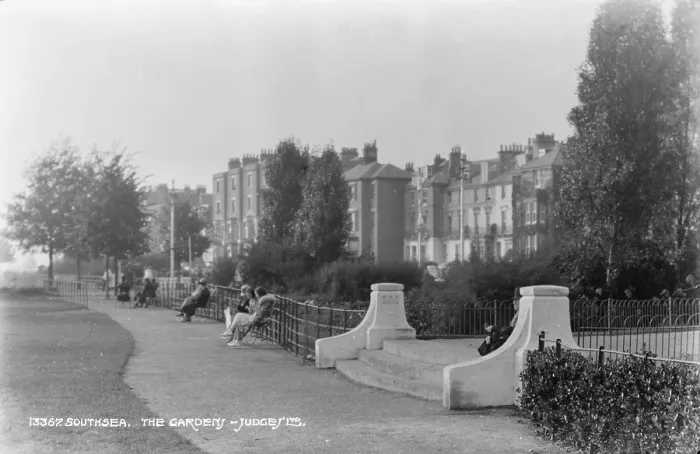 Framed Print : The Garden in Southsea Framed Print : The Garden in Southsea
