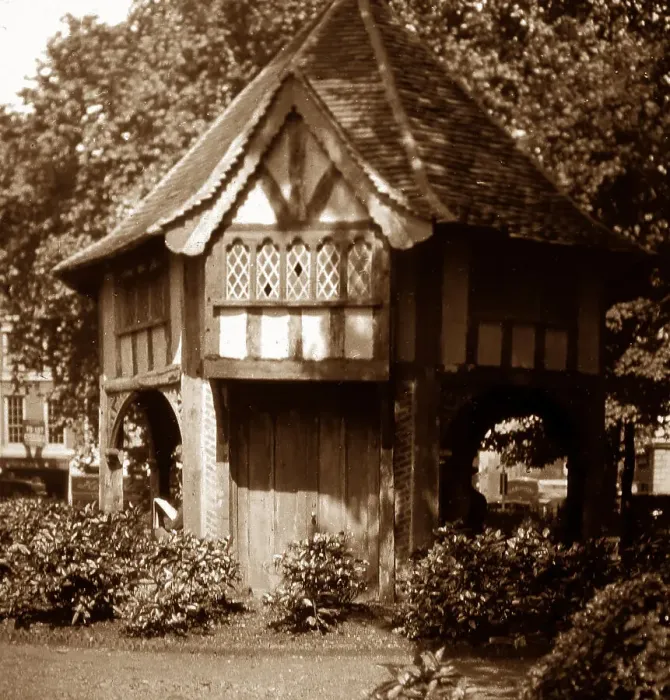 Framed Print : Gardeners hut in Soho Square, London Framed Print : Gardeners hut in Soho Square, London
