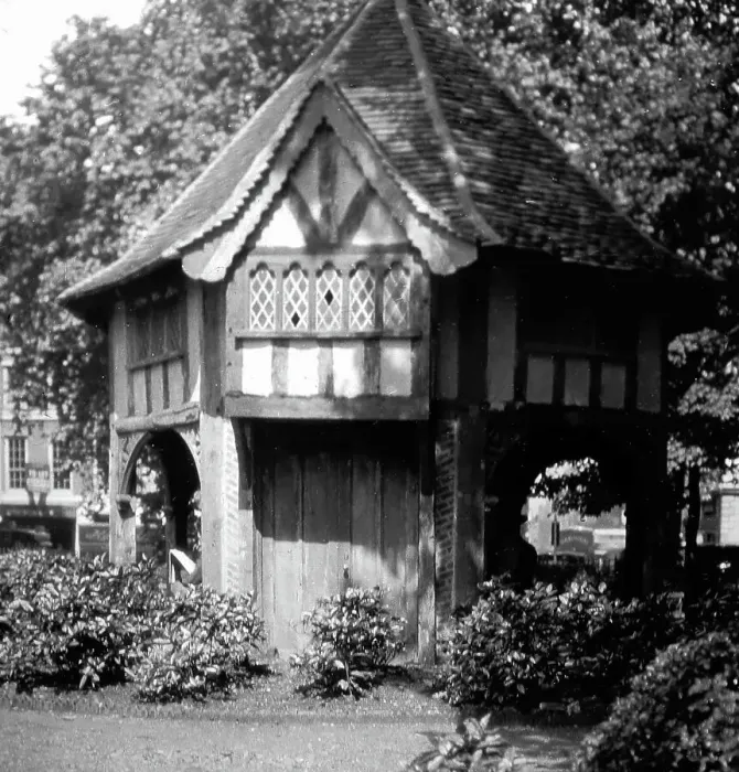 Framed Print : The gardener's hut, Soho Square, London, early 1900s Framed Print : The gardener's hut, Soho Square, London, early 1900s