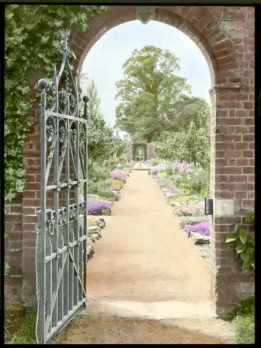 Framed Print : Gardens at Aldenham House, Hertfordshire Framed Print : Gardens at Aldenham House, Hertfordshire