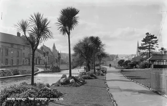 Framed Print : The Gardens in Dawlish
