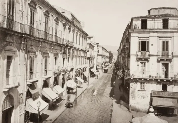 Framed Print : Via Garibaldi, Messina, Italy Framed Print : Via Garibaldi, Messina, Italy