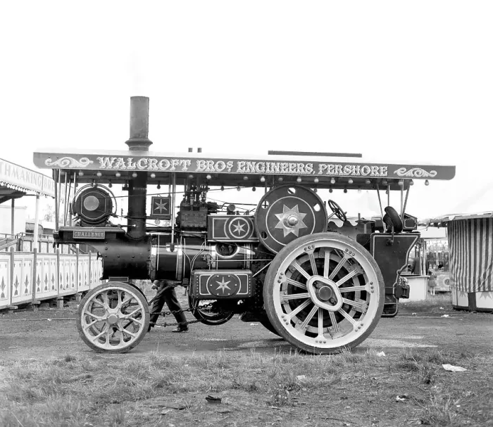 Framed Print : Garrett Showman's Tractor number: 33419, Challenge Framed Print : Garrett Showman's Tractor number: 33419, Challenge