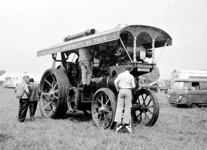 Framed Print : Garrett Showman;s Tractor number 33987, The Leader Framed Print : Garrett Showman;s Tractor number 33987, The Leader