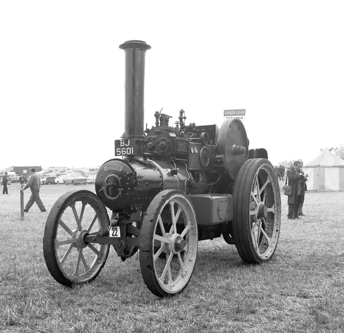 Framed Print : Garrett Tractor number 33986 Anker Framed Print : Garrett Tractor number 33986 Anker