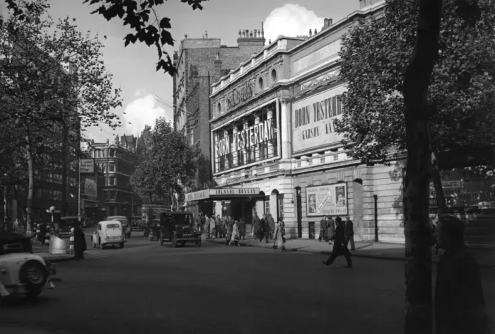 Framed Print : Garrick Theatre, Charing Cross Road