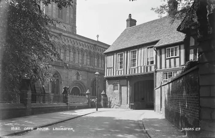 Framed Print : Gate House in Leicester Framed Print : Gate House in Leicester