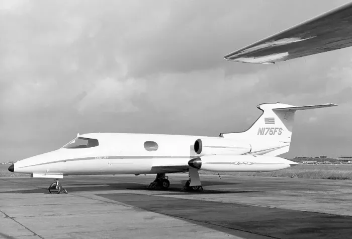 Framed Print : Gates Learjet 24A N175FS