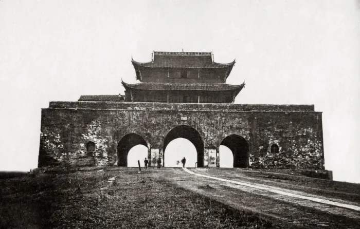 Framed Print : Gateway near Hankow (Hankou) China c. 1880 s Framed Print : Gateway near Hankow (Hankou) China c. 1880 s