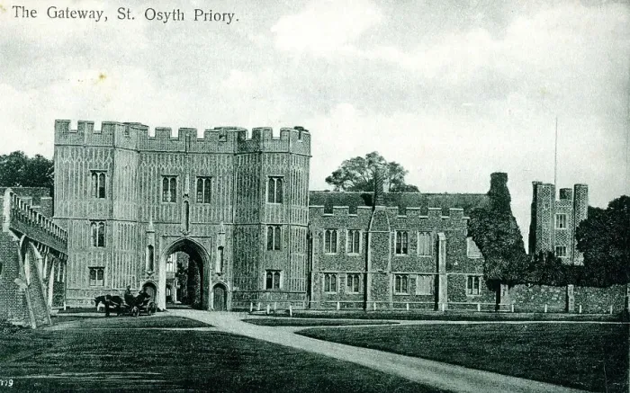 Framed Print : The Gateway, St Osyth Priory, Clacton-on-Sea, Essex Framed Print : The Gateway, St Osyth Priory, Clacton-on-Sea, Essex