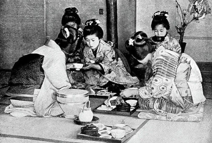 Framed Print : Geisha girls, Japan, early 1900s Framed Print : Geisha girls, Japan, early 1900s