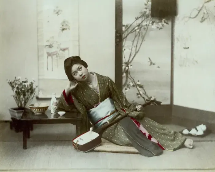 Framed Print : Geisha with shamisen, Japan Framed Print : Geisha with shamisen, Japan