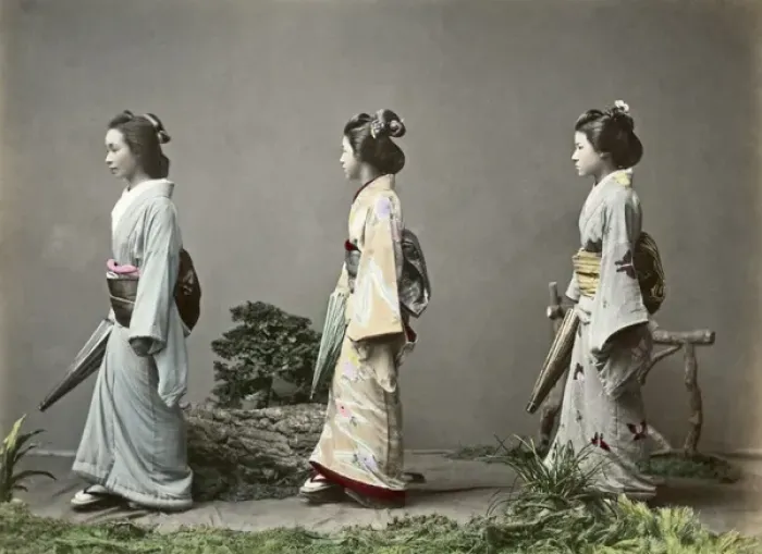Framed Print : Geishas with parasols and obi sashes, Japan Framed Print : Geishas with parasols and obi sashes, Japan