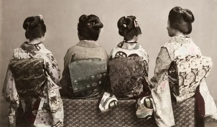 Framed Print : Geishas showing ornate kimonos and obi sashes, Japan Framed Print : Geishas showing ornate kimonos and obi sashes, Japan