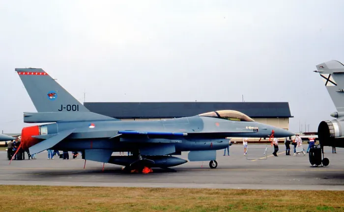Framed Print : General Dynamics F-16AM Fighting Falcon J-001 Framed Print : General Dynamics F-16AM Fighting Falcon J-001