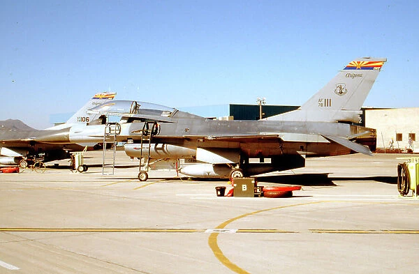 General Dynamics F-16B Fighting Falcon 78-0111