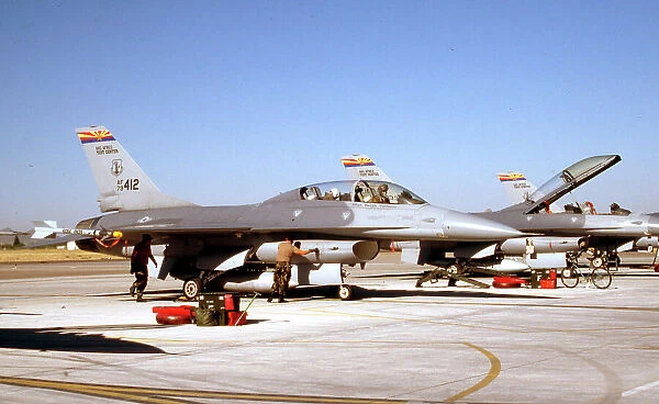 General Dynamics F-16B Fighting Falcon 79-0412