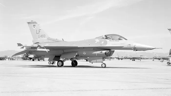 Framed Print : General Dynamics F-16B Fighting Falcon 88-0493 Framed Print : General Dynamics F-16B Fighting Falcon 88-0493