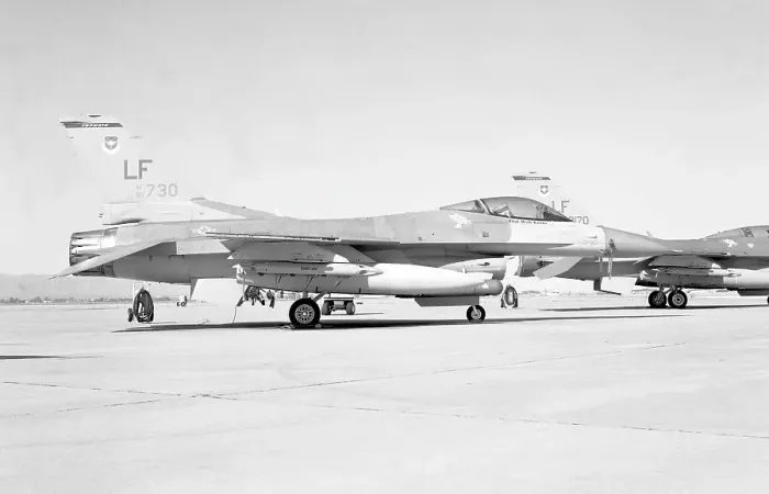 Framed Print : General Dynamics F-16C Fighting Falcon 90-0730 Framed Print : General Dynamics F-16C Fighting Falcon 90-0730