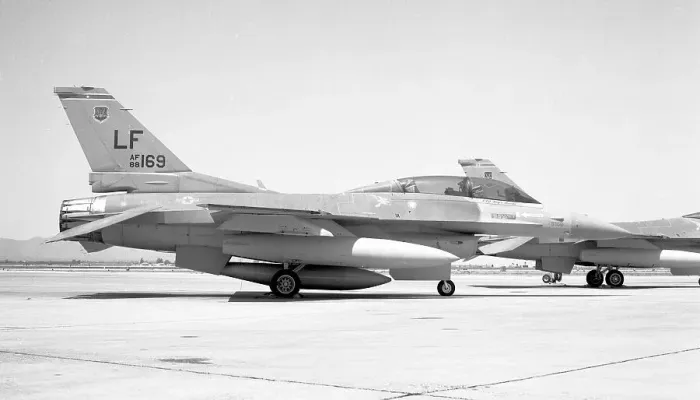 Framed Print : General Dynamics F-16D Fighting Falcon 88-0169 Framed Print : General Dynamics F-16D Fighting Falcon 88-0169