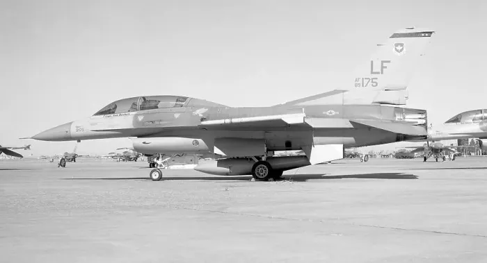 Framed Print : General Dynamics F-16D Fighting Falcon 89-2175 Framed Print : General Dynamics F-16D Fighting Falcon 89-2175