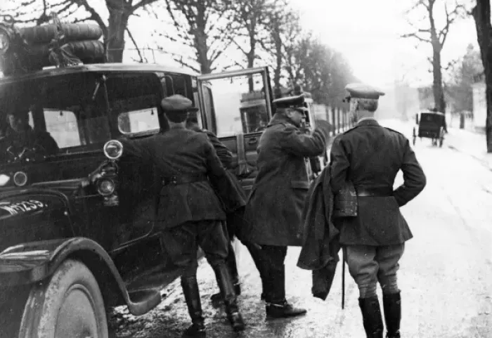 Framed Print : General Sir Douglas Haig arriving at Chantilly, France Framed Print : General Sir Douglas Haig arriving at Chantilly, France
