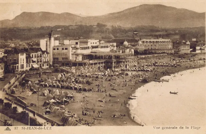 Framed Print : A general view of the beach at St Jean De Luz, 1920s Framed Print : A general view of the beach at St Jean De Luz, 1920s