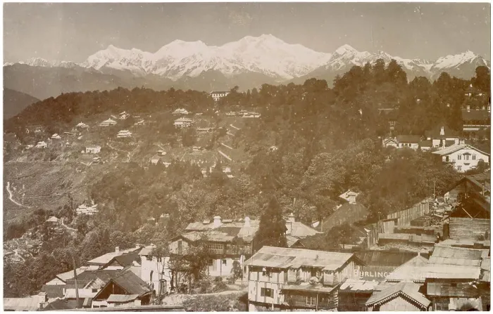 Framed Print : General view of Darjeeling, British India, with the Himalayas in the distance. Date: circa 1920 Framed Print : General view of Darjeeling, British India, with the Himalayas in the distance. Date: circa 1920