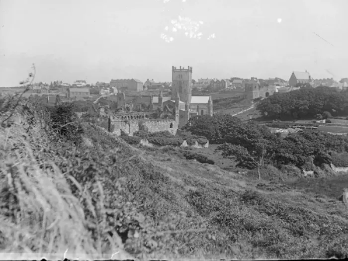 Framed Print : General view, St Davids, Pembrokeshire, South Wales Framed Print : General view, St Davids, Pembrokeshire, South Wales
