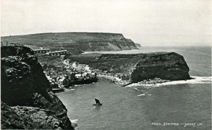 Framed Print : General View, Staithes, Yorkshire Framed Print : General View, Staithes, Yorkshire