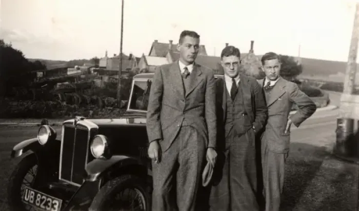 Framed Print : Three Gents and a Morris 8 Saloon Framed Print : Three Gents and a Morris 8 Saloon