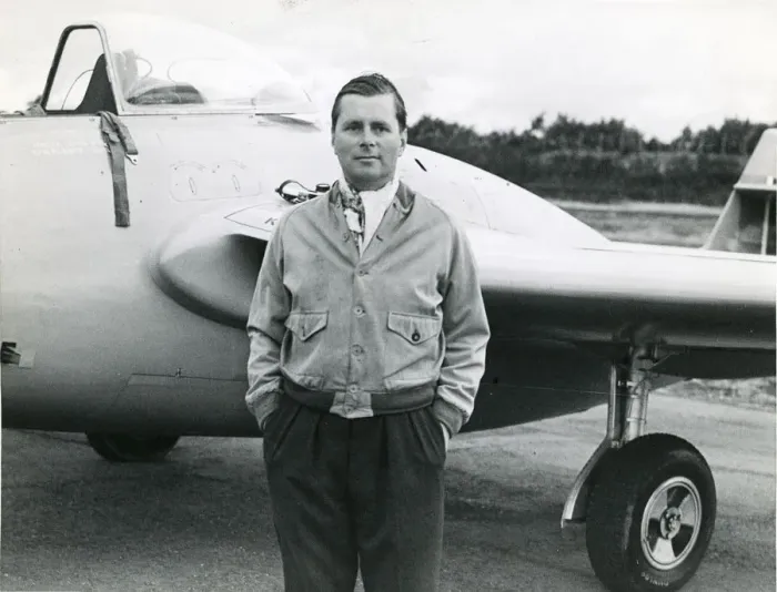 Framed Print : Geoffrey Haig Pike, test pilot, de Havilland Framed Print : Geoffrey Haig Pike, test pilot, de Havilland