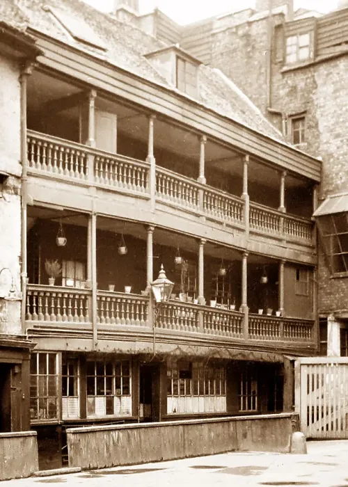 Framed Print : George Inn, Southwark, London Framed Print : George Inn, Southwark, London
