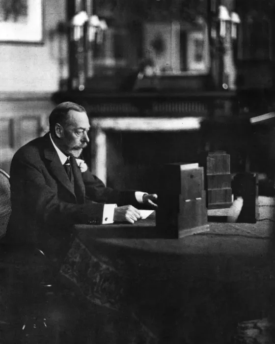 Framed Print : George V Christmas radio broadcast Framed Print : George V Christmas radio broadcast