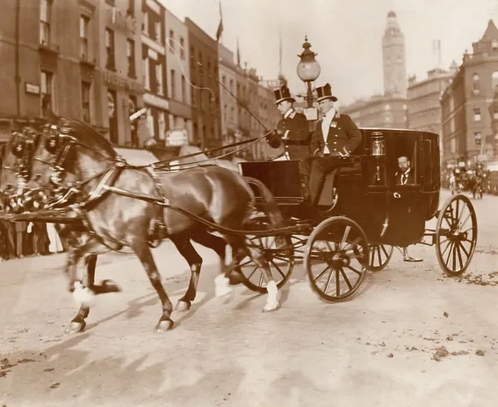 Framed Print : George V leaving Victoria Station, London Framed Print : George V leaving Victoria Station, London
