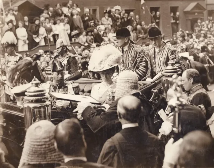 Framed Print : George V receiving address, Grays Inn, London Framed Print : George V receiving address, Grays Inn, London