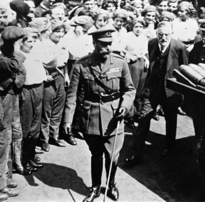 Framed Print : George V visiting munitions factory in Hull Framed Print : George V visiting munitions factory in Hull