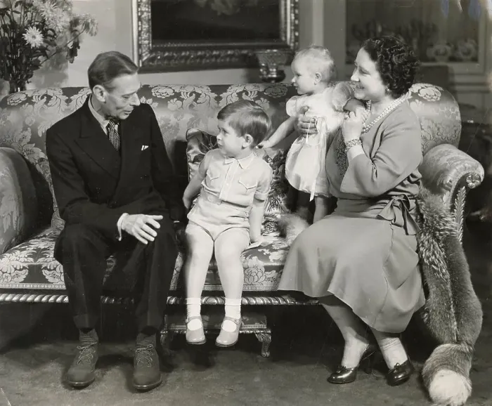 Framed Print : George VI - Grandchildren Framed Print : George VI - Grandchildren