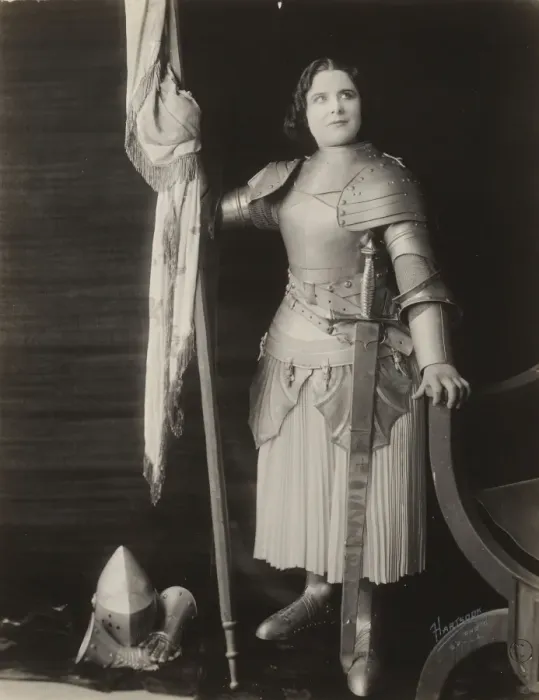 Framed Print : Geraldine Farrar, dressed in costume as Joan of Arc, holding Framed Print : Geraldine Farrar, dressed in costume as Joan of Arc, holding