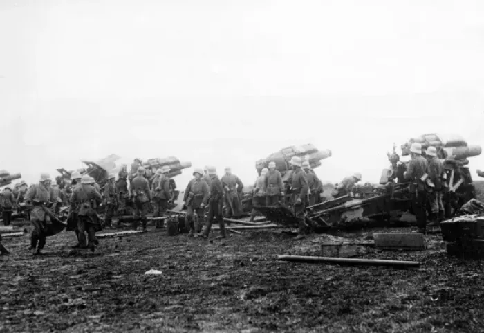 Framed Print : German 21cm howitzers preparing to retire, WW1 Framed Print : German 21cm howitzers preparing to retire, WW1